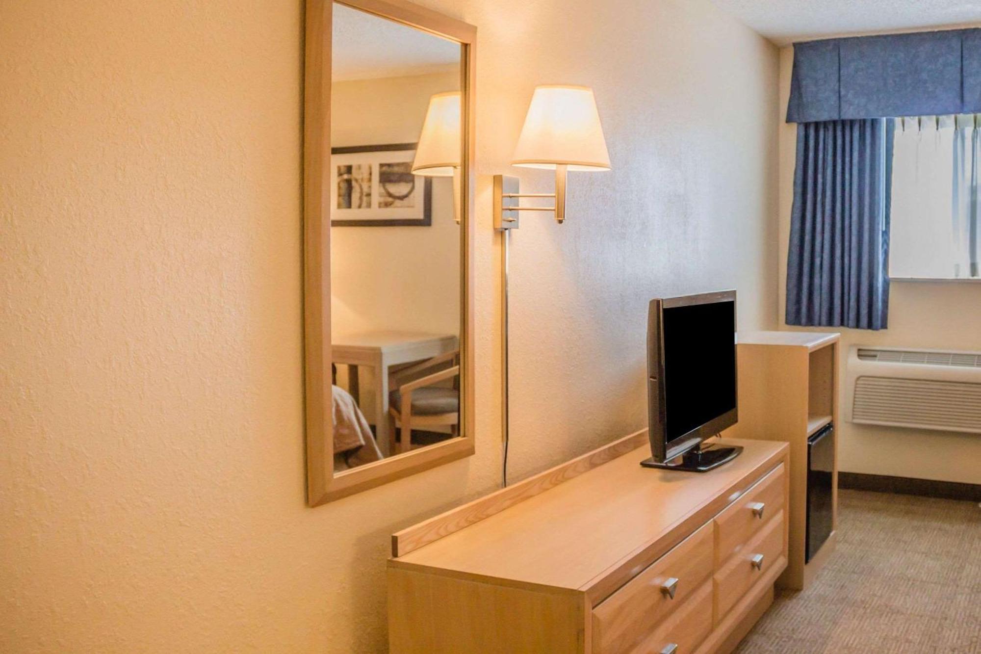 Quality Inn Port Clinton Bagian luar foto