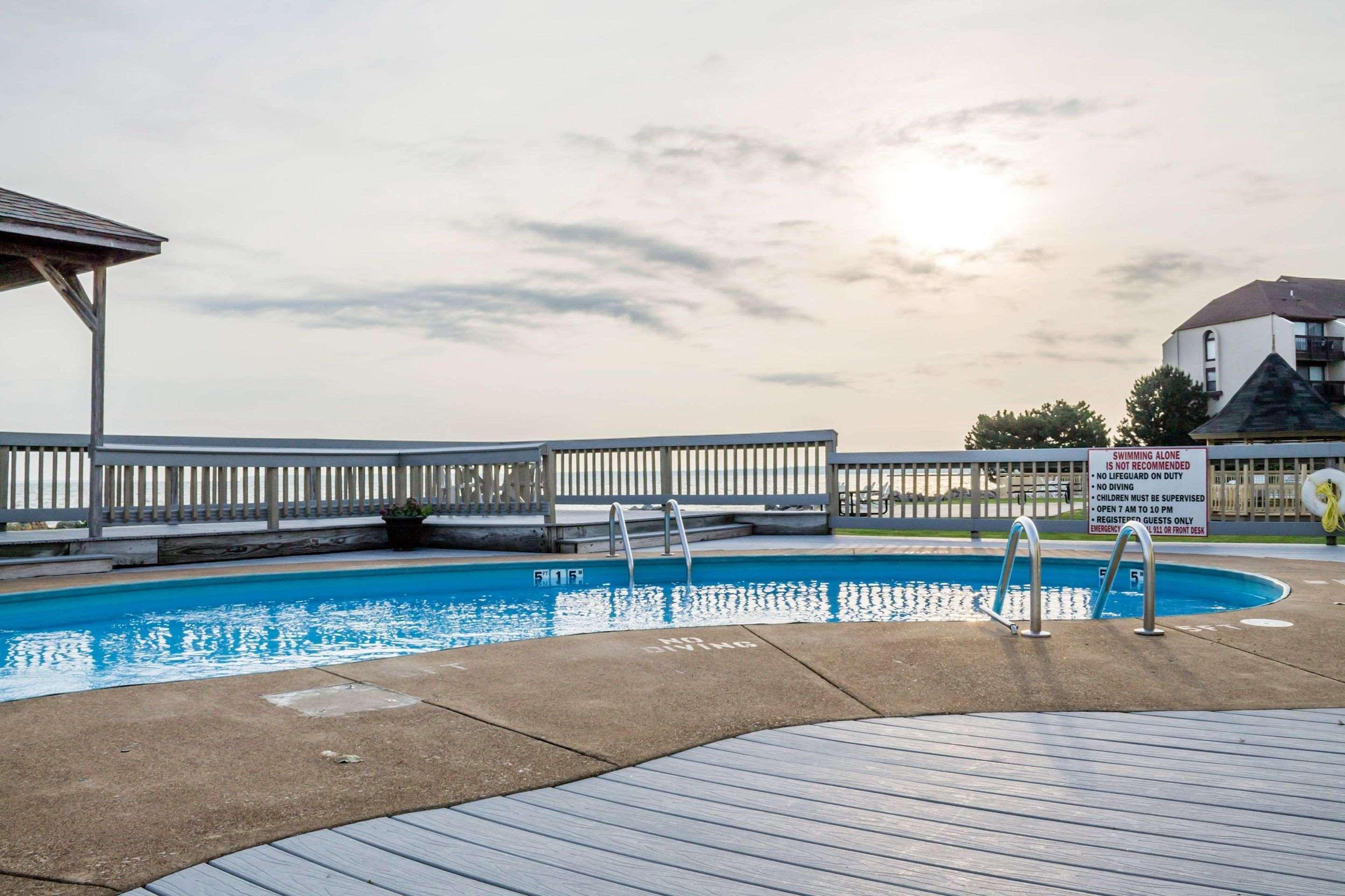 Quality Inn Port Clinton Bagian luar foto